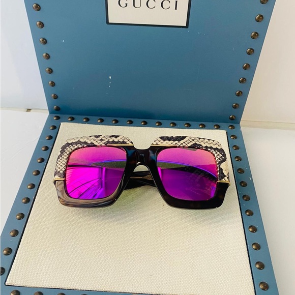 New Authentic- Gucci pink GG0484s 006 Oversized Square Sunglasses - Picture 8 of 16